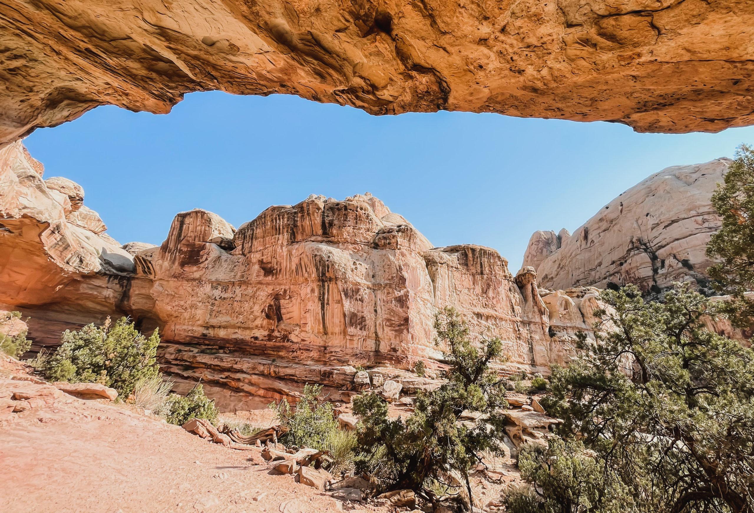 hickman bridge trail in utah