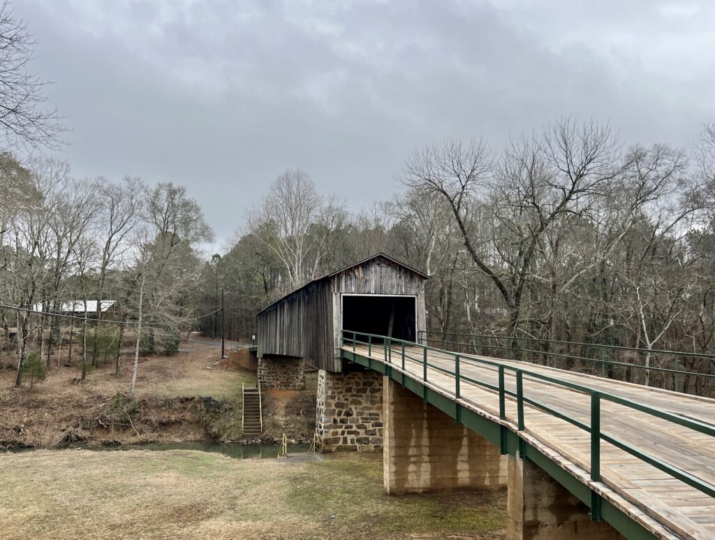 Uharlee covered bridge
