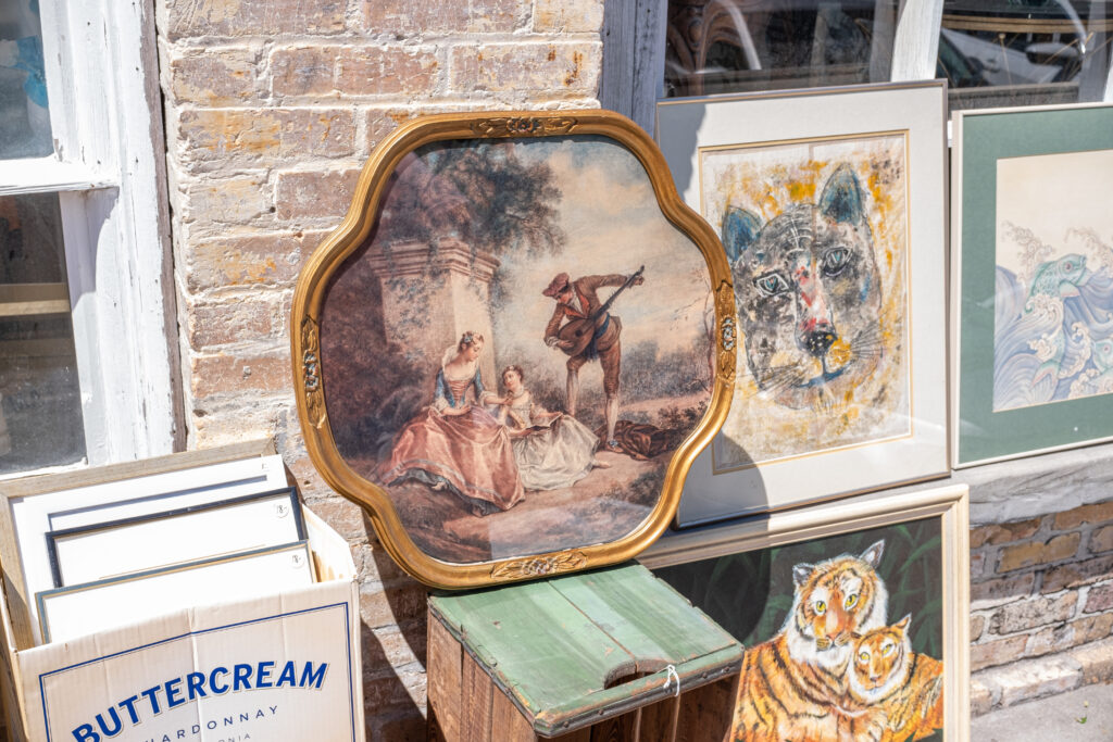 antique storefronts along Cholokka Blvd